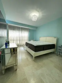Apartamento de 4habitaciones en venta en los cacicazgos.