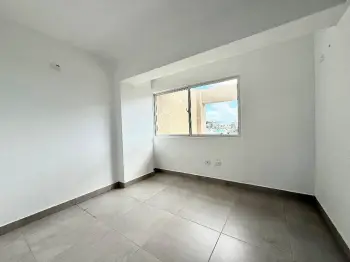 Apartamento de 3 habitaciones en venta en av. independencia.