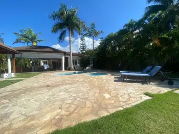 Villa de 4 habitaciones en venta en juan dolió.