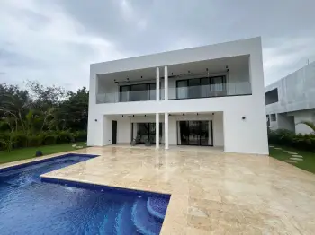 Vendo hermosa villa en playa nueva romana