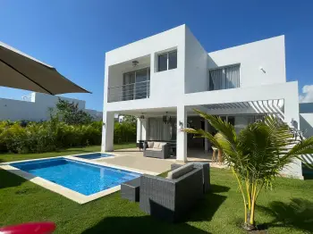 Vendo hermosa villa en playa nueva romana