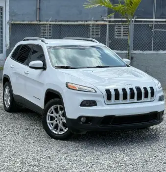 Se vende jeep cherokee latitud 2018