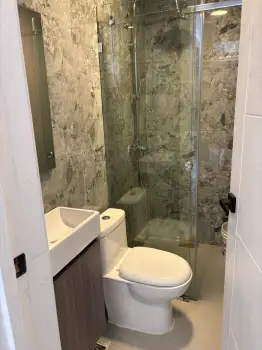 Venta de moderno apto. en evaristo morales