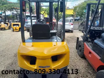 Montacarga komatsu 2014 2.5toneladas