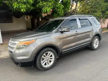 Vendo ford explorer xlt 2011