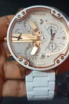 Reloj diesel blanco cuarzo y acero inoxidable con cronógrafo nuevo