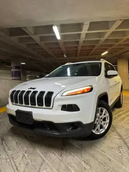 Jeep cherokee latitude sport 2018