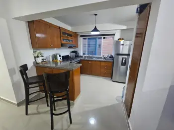 Apartamento de 3 habitaciones en venta en vista hermosa.