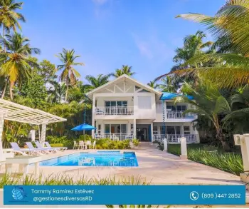 Baha-  villa con piscina y acceso a la playa