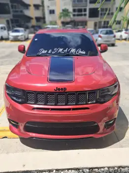 Se vende cherokee overland modificada a srt 2020 mofleria y todod los