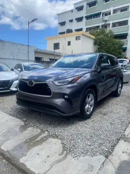 Toyota highlander le awd  2021