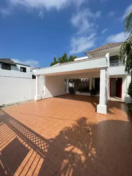 Acogedora casa en las damas santiago.