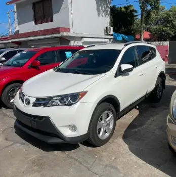 Toyota rav4 le 2015 en peravia