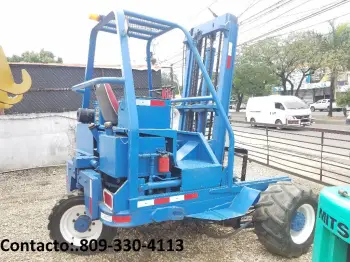 Montacarga moffett construccion