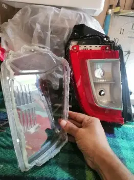 Cambiamos el cristal roto a la mica daihatsu mira 2018/22
