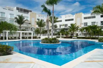 Vendo hermoso pent-house en residencial las olas en playa nueva romana