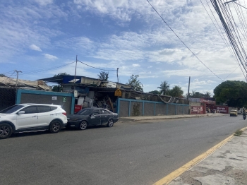 Local comercial 2500 metros zona estratégica para compañía y comercio