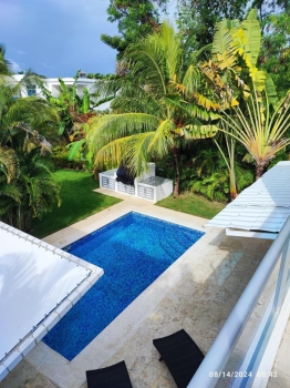 Villa en venta en playa nueva romana