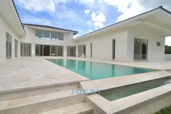 Jochy real estate vende villa en casa de campo la romana r.d