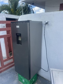 Nevera se vende  precio negociable  en la romana