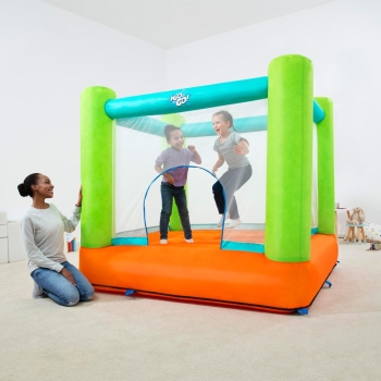 Juego inflable saltarin de niños y niñas