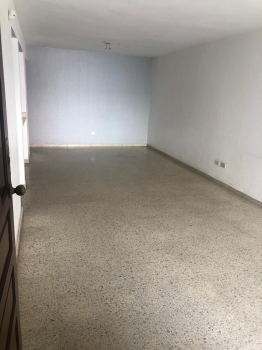 Bella vista excelente local en plaza amplio 80 metro con planta full 2