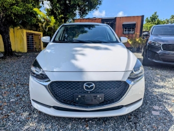Mazda mazda 2 2020