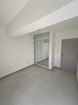 Apartamento de 3 habitaciones en venta en viento del este.