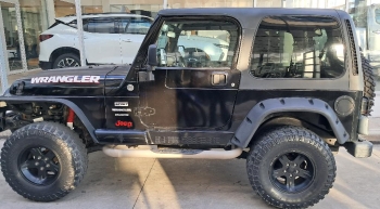 La vega  dueño remata jeep wrangler 005 negro 2 ptas.  barras anti apl