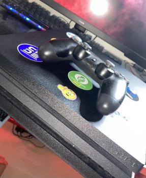 Playsation  pro 1tb  en la romana