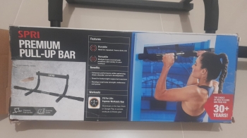Barra de dominadas para puerta