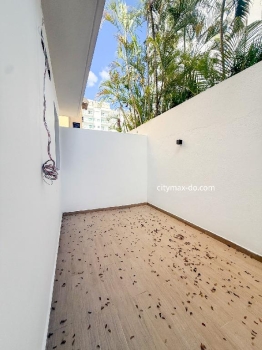 Disponible local comercial 2do nivel  en alquiler en la julia distrito