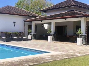 Villa de 4 habitaciones en venta en juan dolió.