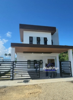 Casa de dos niveles en venta