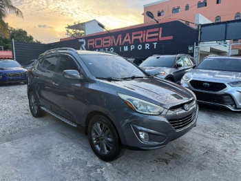Hyundai tucson se 2015 gris  en santo domingo este