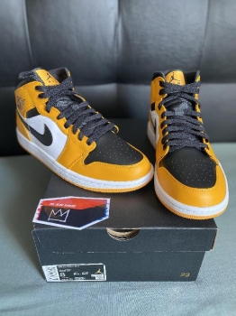 Tenis sneakers nike air jordan 1 mid taxi black and yellow original
