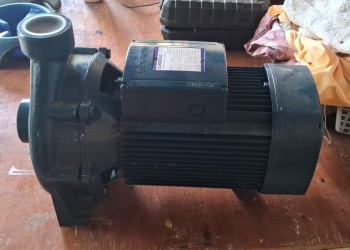 Bomba de agua 5.5 hp pedrollo nueva 220 volt negociable
