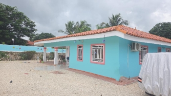Casa en bavaro lista para vivir auto sustentable paneles solares vendo