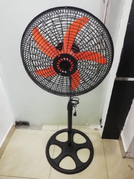 Abanico de pedestal 18 power curve am-rd2411