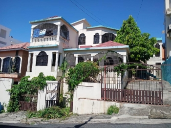 Vendo amplia casa de 2 niveles en mirador del oeste