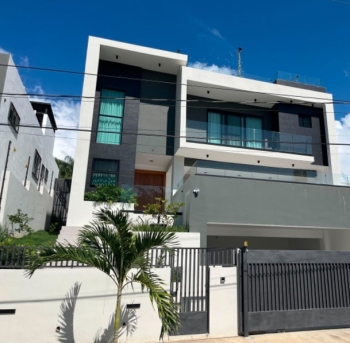 ???? venta de casa con jacuzzi y roof top – cerro hermoso
