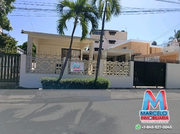 Vendo casa en la avenida independencia de 400 m2 y 14 de frente ideal