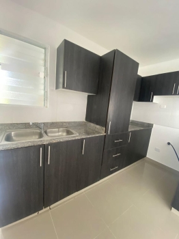 Acogedor apartamento listo para estrenar en la av. charles de gaulle.