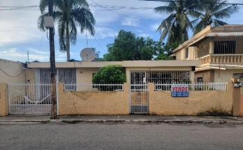 Vendo casa en issfapol sto. dgo. este. proximo a la charles de gaulle