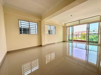 Apartamento de 120 m con terraza privada de 24 m – próximo al mirador