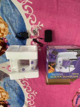 Mini máquina de coser