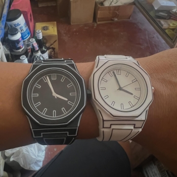 Reloj minimalista con diseño  bidimensional 2d pulsera de silicona caj