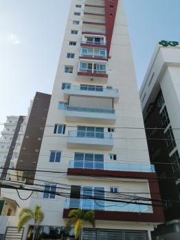 Apartamento amueblado de tres habitaciones en la esperilla