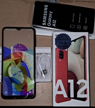 Celular samsung galaxy a12.