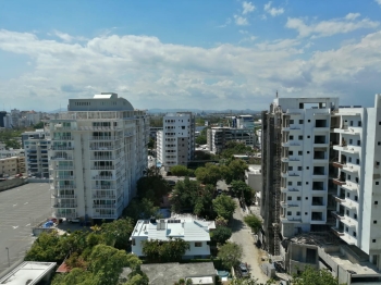 Alquilo moderno apartamento amueblado en la esperilla